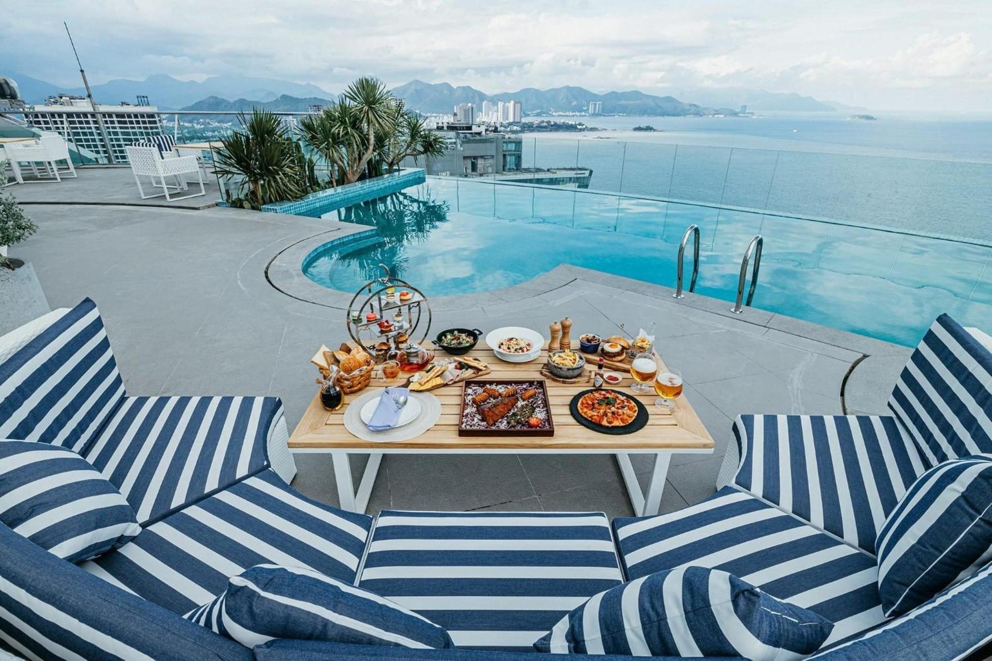 Hotel Panorama Luxury Beach Nha Trang Esterno foto